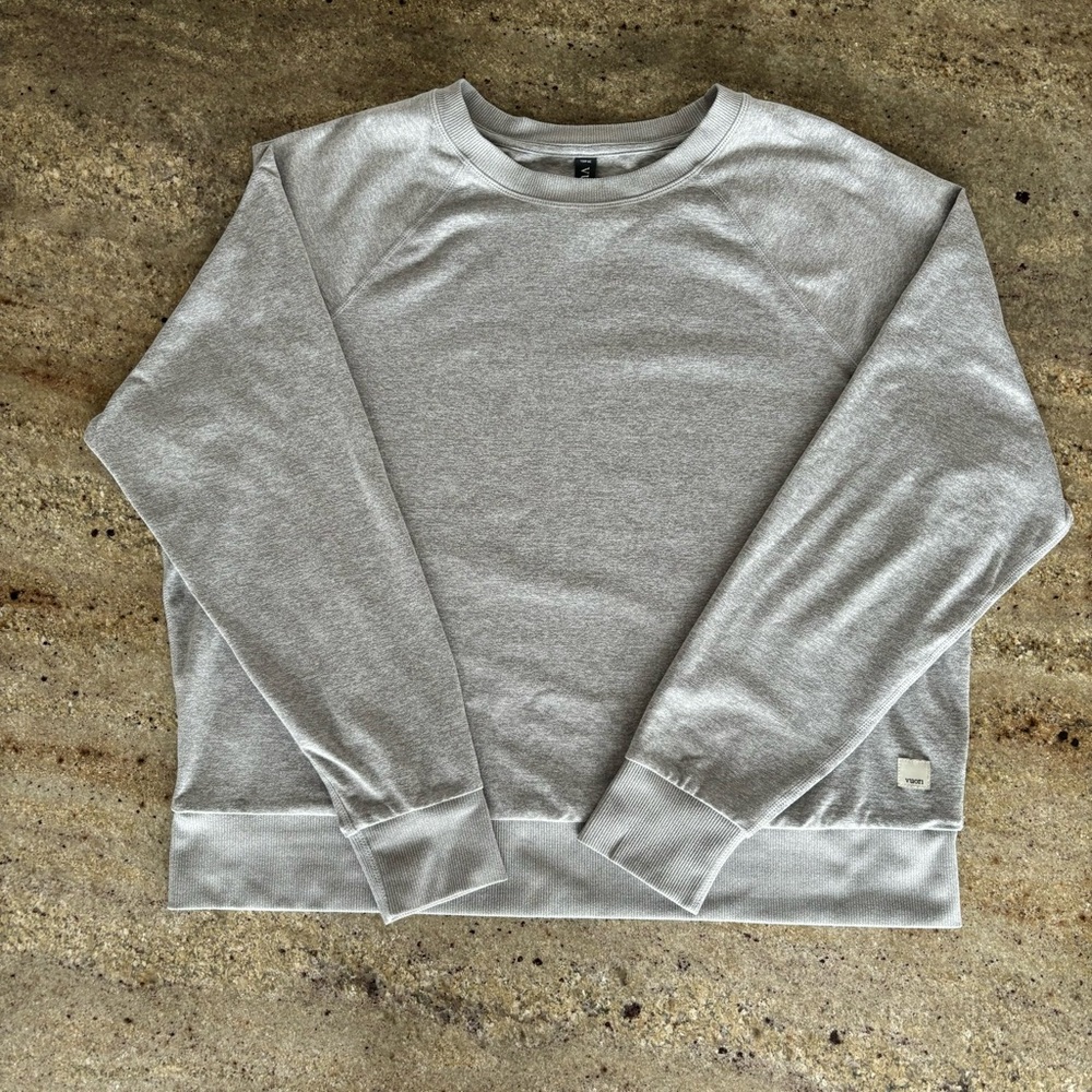 Vuori Halo Long-Sleeve Crew Size Small Pale Grey Heather